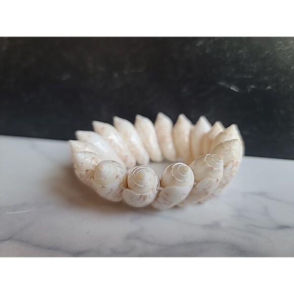 Vintage Beaded Shell Stretchy Bracelet - Picture 3 of 10